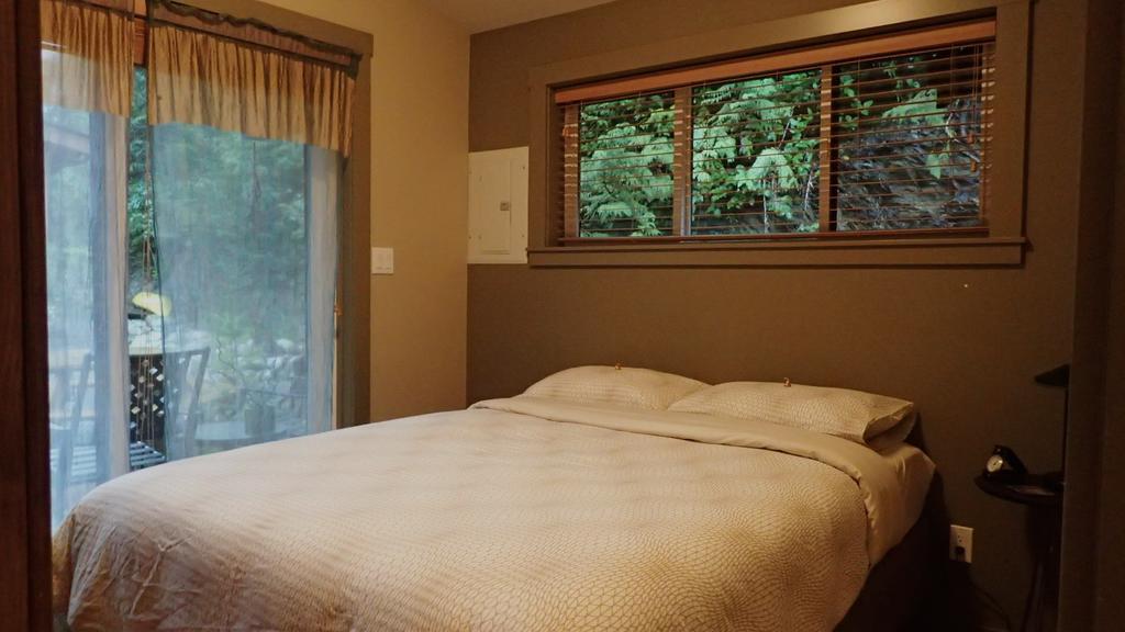 Wild Coast Chalets Port Renfrew Zimmer foto