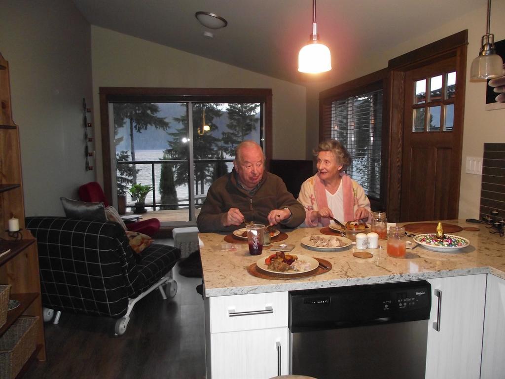 Wild Coast Chalets Port Renfrew Zimmer foto