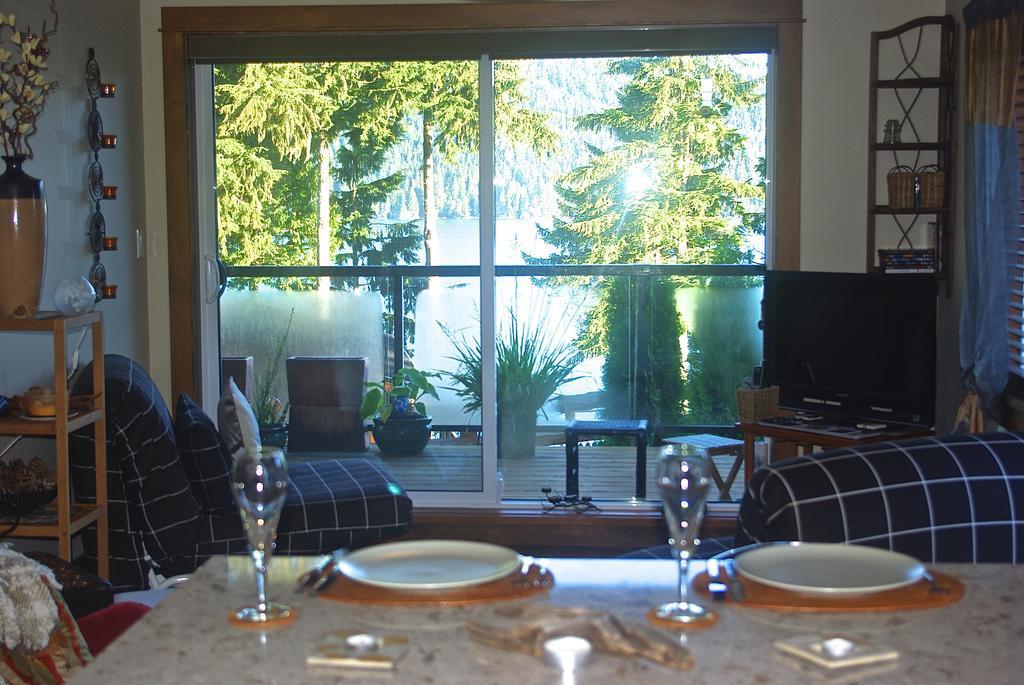 Wild Coast Chalets Port Renfrew Zimmer foto