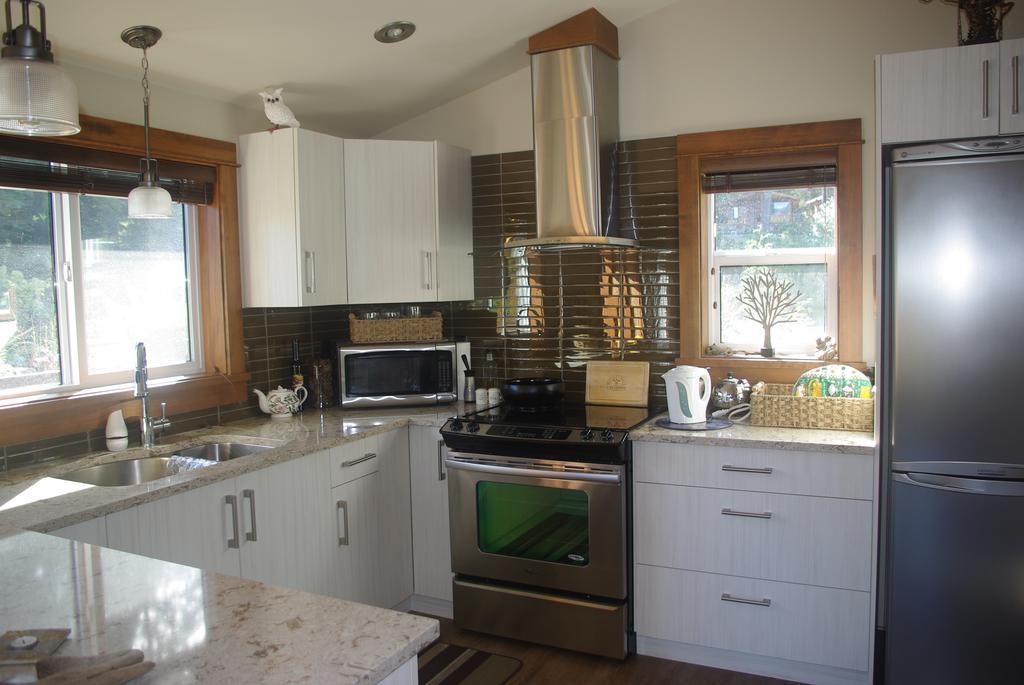 Wild Coast Chalets Port Renfrew Zimmer foto