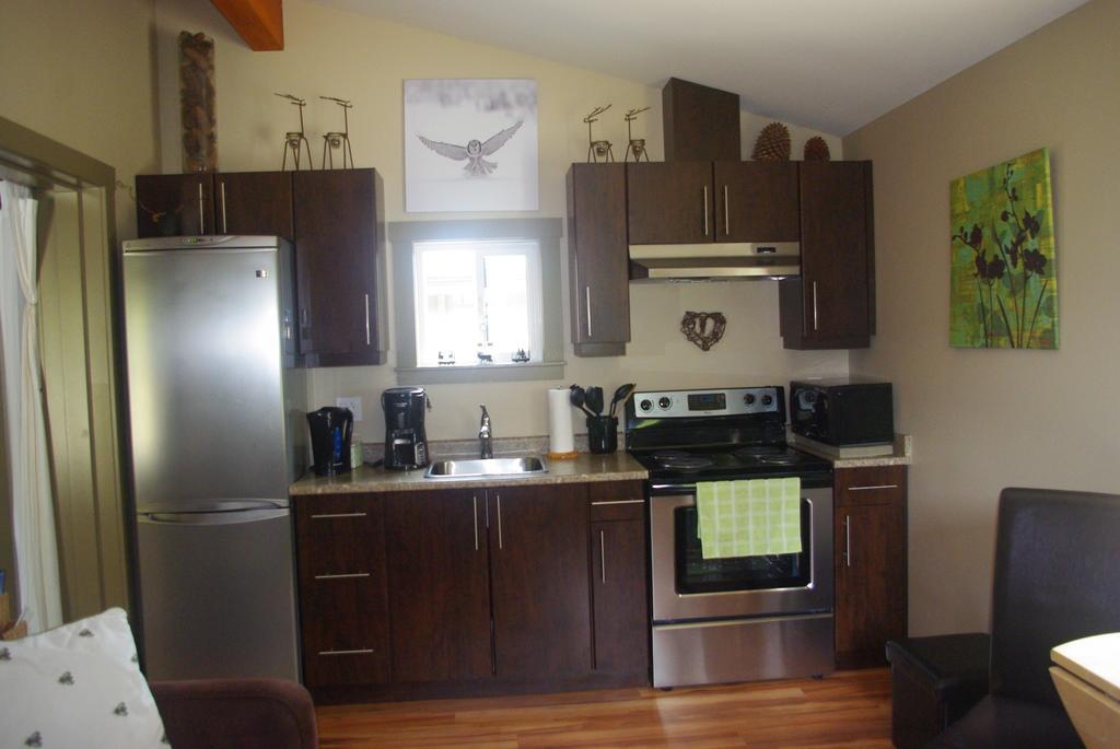 Wild Coast Chalets Port Renfrew Zimmer foto